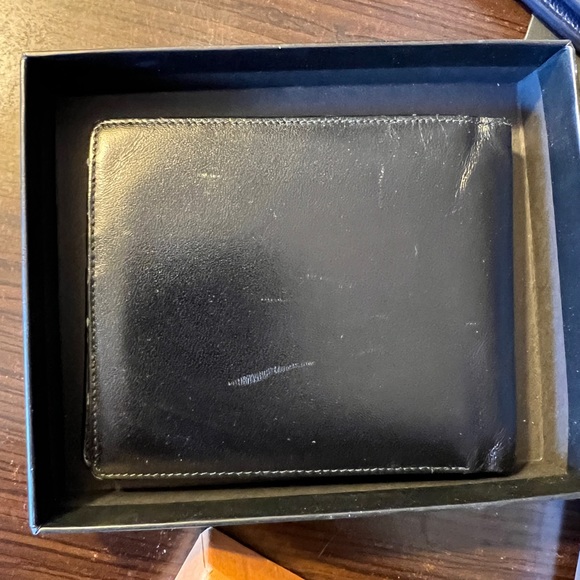 Montblanc genuine cowhide leather trifold wallet in black - Picture 2 of 6